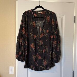 Torrid festi tunic, deep V size 00